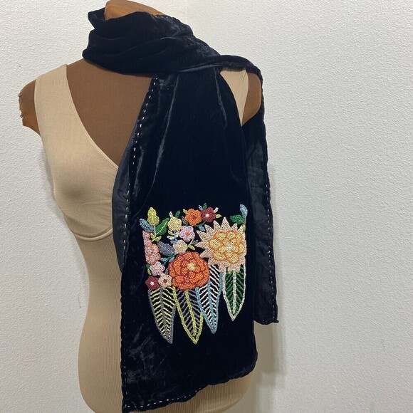 Unbranded Lined Velours Black Floral French Knots Embroidered Scarf 10.5"X60" - Picture 6 of 9